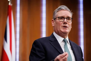 Thủ tướng Anh chỉ trích ông Trump về phát ngôn liên quan lính NATO ở Afghanistan