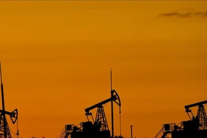 Giá dầu nối dài đà tăng do căng thẳng Mỹ-Iran