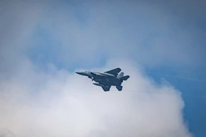 Israel nói còn đánh ‘hàng nghìn mục tiêu’ Iran ít nhất 3 tuần nữa; Houthis dọa phong tỏa eo biển Bab el-Mandeb