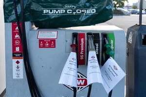 Thị trường biến động, giá dầu tiếp đà tăng khi Iran tấn công loạt cơ sở năng lượng vùng Vịnh 