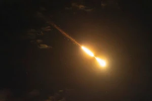 Chiến sự Trung Đông ngày 30: Houthis liên tục nã tên lửa vào Israel; 3.500 thủy quân lục chiến và thủy thủ Mỹ đến khu vực