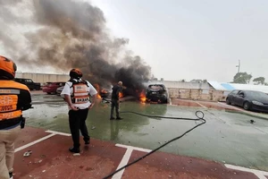 Chiến sự Trung Đông ngày 36: Có tin Iran bác đề xuất ngừng bắn 48 giờ của Mỹ; Israel ngưng đánh để Mỹ tìm cứu phi công; Tehran nói về vũ khí hạ tiêm kích Mỹ