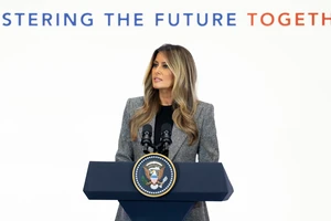 Đệ nhất phu nhân Melania Trump bác tin có liên hệ với tỉ phú ấu dâm Epstein