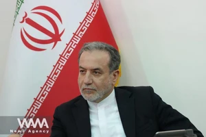 Iran tuyên bố mở hoàn toàn eo biển Hormuz, giá dầu giảm mạnh lập tức 