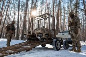 Chiến sự Nga - Ukraine 18-4: Các tỉnh thành Ukraine tiếp tục hứng oanh kích, thêm nhiều thương vong; Kiev chặn đà tiến công Nga ở Kharkiv; Điện Kremlin cảnh báo châu Âu không gửi UAV cho Ukraine