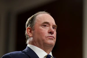 Bộ trưởng Hải quân Mỹ rời chức, Thứ trưởng Hung Cao tạm quyền