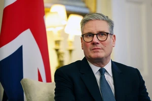 Thủ tướng Anh trước áp lực từ chức