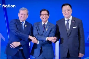 Thủ tướng Thái Lan, Campuchia gặp nhau bên lề thượng đỉnh ASEAN, cam kết thúc đẩy xây dựng lòng tin
