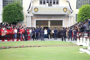 Cựu Thủ tướng Thái Lan Thaksin ra tù