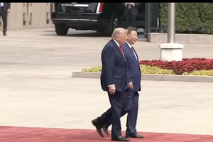 VIDEO: Chủ tịch Trung Quốc Tập Cận Bình chào đón Tổng thống Trump tại Đại lễ đường Nhân dân Bắc Kinh