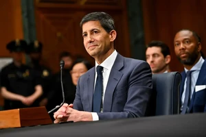 Thượng viện Mỹ phê chuẩn ông Kevin Warsh làm chủ tịch Fed