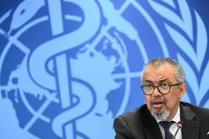 WHO nâng cảnh báo với Ebola
