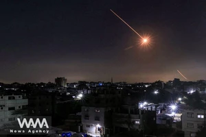 Ông Trump yêu cầu Iran và Israel ‘ngừng bắn ngay lập tức’; Tehran ra cảnh báo rắn nếu bị tấn công vào hạ tầng năng lượng