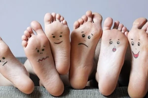 'Đọc' bệnh trên đôi bàn chân