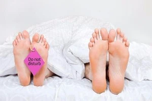 Phải làm gì khi bạn đời đột nhiên “lãnh cảm“