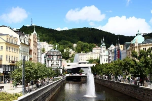 Choáng ngợp với kinh đô điện ảnh Karlovy Vary