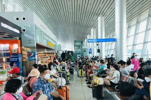 Vé máy bay dịp lễ 30-4 bắt đầu 'nóng'