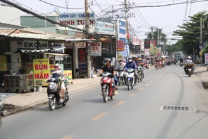 Tuyến đường huyết mạch kết nối Bình Chánh-Hóc Môn sắp mở rộng lên 30 m