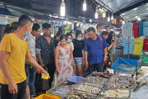 ‘Thắp sáng’ du lịch đêm - Bài 2: Để du khách vui vẻ móc ‘hầu bao’