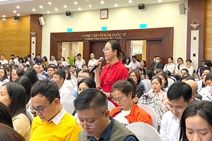 Một trong những vấn đề nóng nhất tại hội nghị được nhiều đại biểu phản ánh là vấn đề hóa đơn, hoàn thuế VAT. Ảnh: MINH TRÚC 