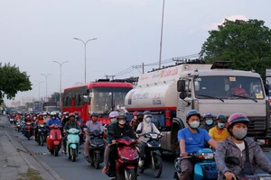 Tranh thủ về quê sớm hơn dự định