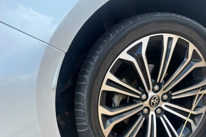 Nắng nóng bất thường gây nổ lốp xe trên cao tốc, tài xế cần làm gì?