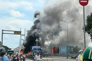 Hiện trường vụ tai nạn ở dốc cầu Phú Mỹ xảy ra vào ngày 8-8.