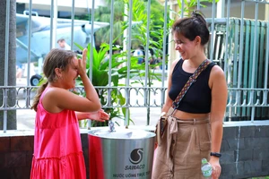 Người dân TP.HCM có thể uống nước tại vòi ở 9 điểm công cộng