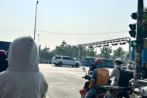 Rẽ phải khi đèn đỏ: Điều chỉnh kịp thời từ góc nhìn thực tế