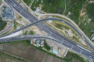 Lý do cao tốc Vân Phong - Nha Trang vẫn chưa thể thông tuyến