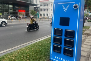 Trước 20-4, lắp đặt và vận hành trên 3.000 tủ đổi pin xe máy điện ở TP.HCM