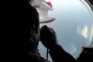 VN đang xác minh vật thể nghi cánh máy bay vỡ do vệ tinh TQ chụp được