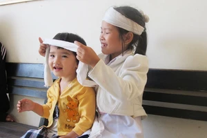 “Các cháu còn quá nhỏ để hiểu hết nỗi mồ côi đoạn trường“