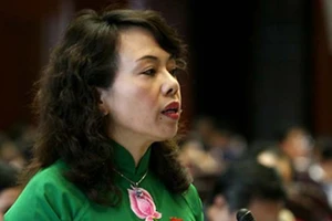 Thử bênh Bộ trưởng Tiến