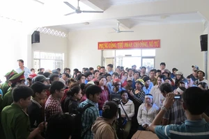 Vụ 5 công an đánh chết nghi can: Hỗn loạn sau khi tòa tuyên án