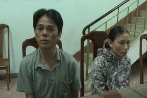 Cả hai vợ chồng hành nghề trộm cắp trên xe buýt