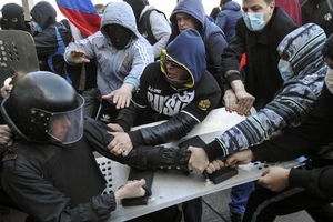 Tối hậu thư cho người biểu tình: Chính phủ Ukraine sẽ cứng rắn hơn