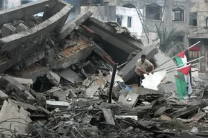 Israel trả đũa trên dải Gaza sau khi bị bắn 2 quả rocket