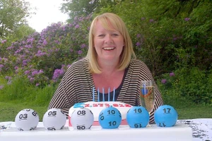 Bà mẹ đơn thân trúng số 1,2 triệu bảng Anh