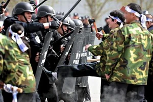 Hé lộ binh đoàn Trung Quốc bí mật chuyên chống khủng bố Tân Cương