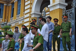 Đi đòi nợ giúp mà thành giết người 