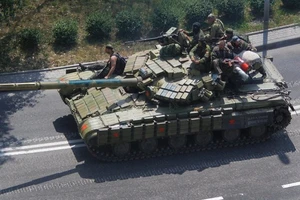 Kiev khẳng định con đường duy nhất cho quân nổi dậy là đầu hàng