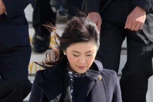 Cựu thủ tướng Thái Lan về nước để đối mặt với cuộc điều tra tham nhũng