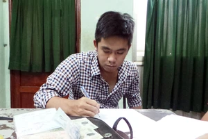 Giả nhiếp ảnh gia, lừa đảo thiếu nữ mê chụp ảnh