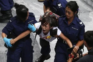 Bạo loạn ở Hong Kong lan rộng, hàng loạt thủ lĩnh sinh viên bị bắt