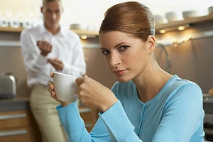 Vợ tôi dùng mưu thâm, đẩy mẹ chồng ra khỏi nhà