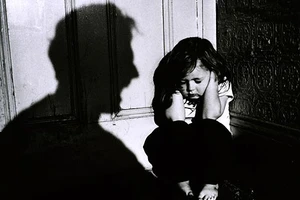 Dù có chết tôi cũng không thể giao con cho vợ 