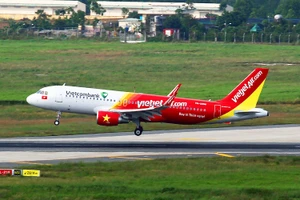 Vietjet chào đón đoàn công tác và tàu bay mới VN-A658