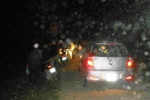 Thi thể một nam giới bị trói tay chân trôi trên sông Mã