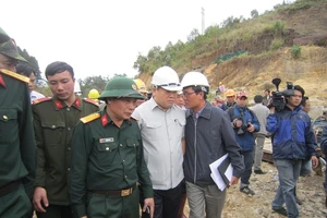 Phó Thủ tướng Hoàng Trung Hải: Phải cố đưa nạn nhân ra ngoài trong ba ngày tới